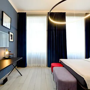 Chic And Modern In Hip Area Apartment